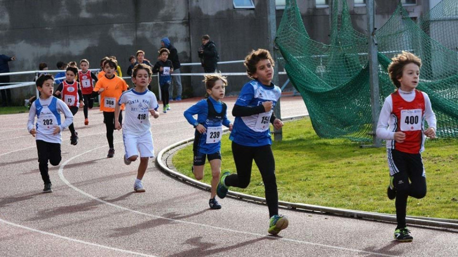 Cuatro atletas del Ría Ferrol participan en el Nacional