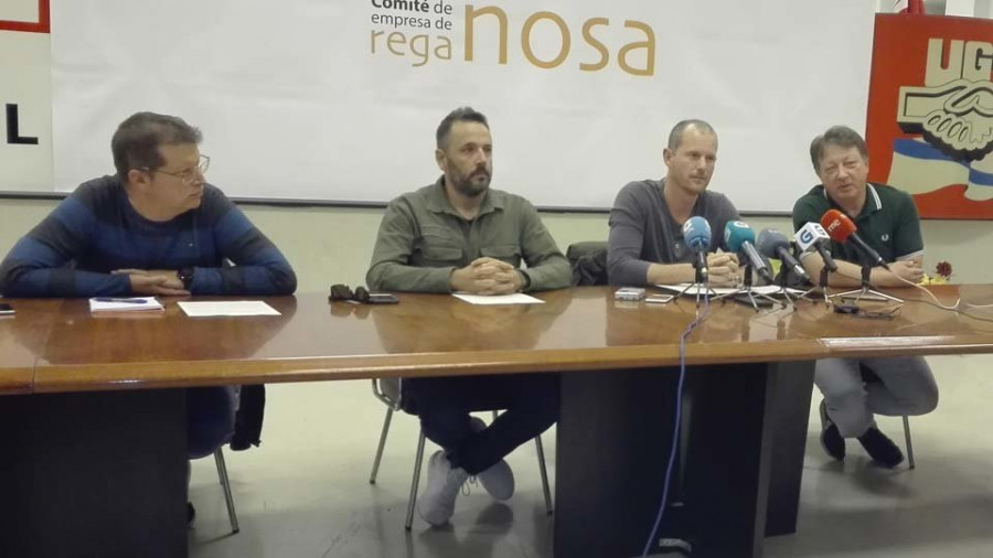 Los trabajadores de Reganosa acusan a Enagás de tratar de acabar con la regasificadora
