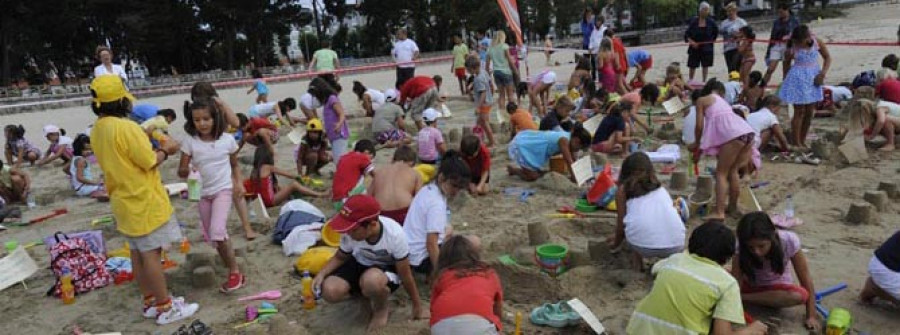 El Concello de Ares celebrará el día 8 de agosto el XV Concurso de castillos de arena en la playa de O Xuncal