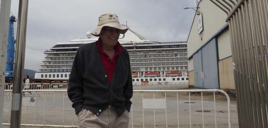 Ferrol despide a más de 2.000 cruceristas y espera la próxima escala de un crucero de lujo