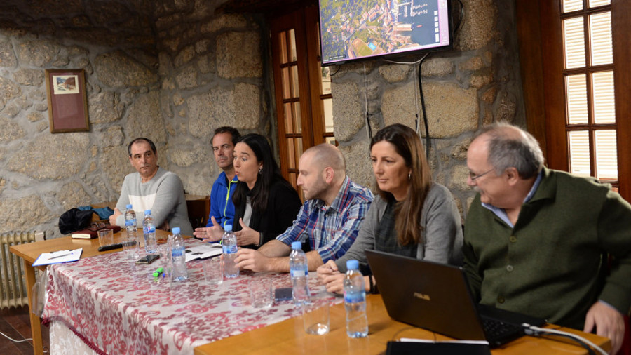 Vecinos de A Graña demandan mejoras en el alumbrado, parques y de accesibilidad