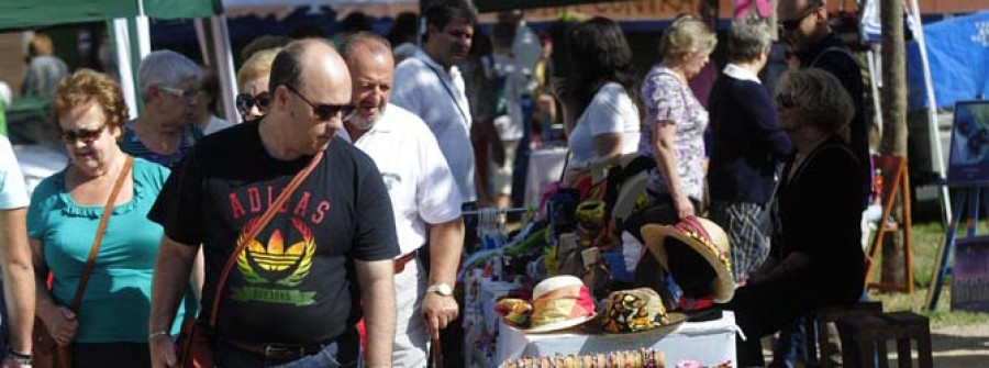 Feira de antigüidades e de segunda man en Canido