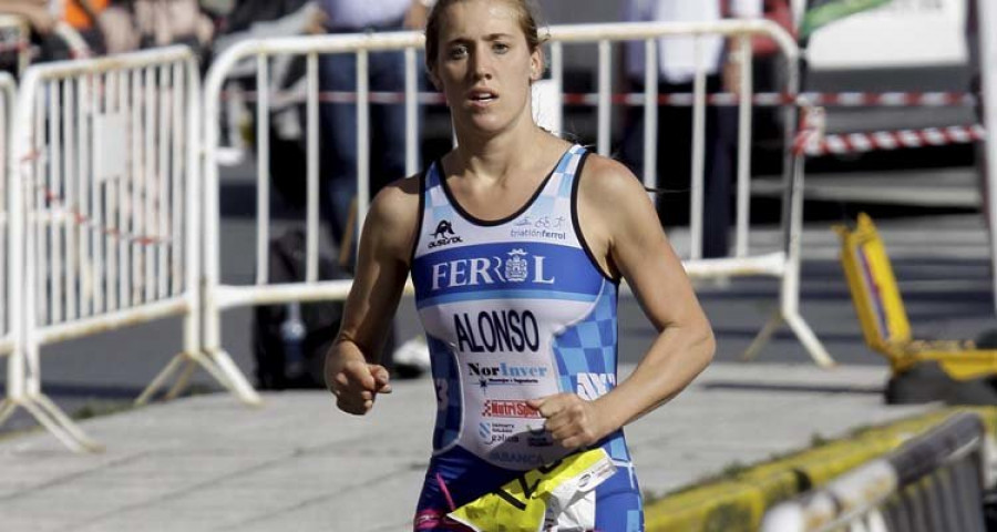 El Triatlón Ferrol busca repetir el título femenino
