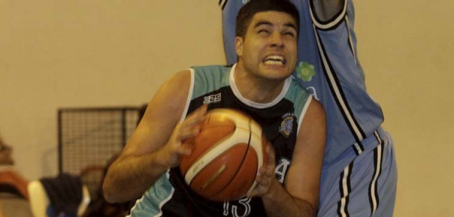 El Costa Ártabra supera un mal inicio de partido