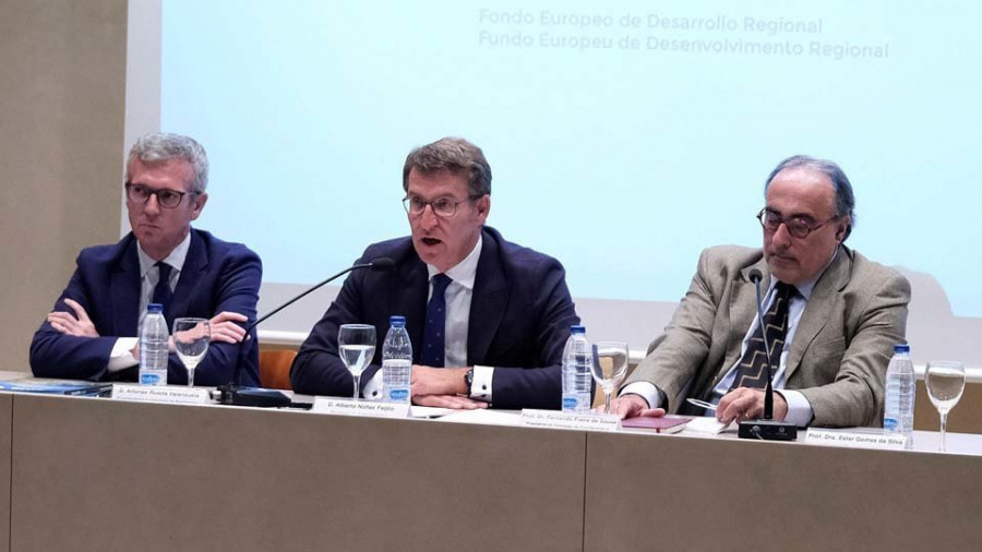 Feijóo aboga por la unión de los europeístas frente al populismo y los nacionalismos