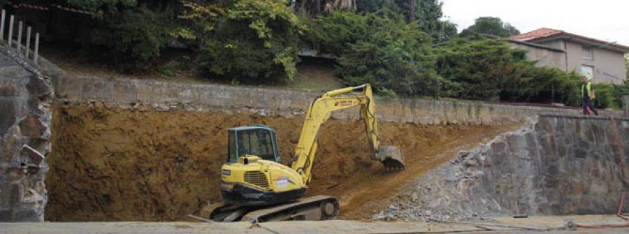 Comienza el derribo del muro para construir la rampa de acceso al parque