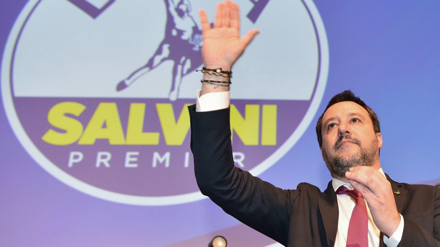 Salvini confía en que la justicia no lo condenará por negar el desembarco de migrantes en Italia