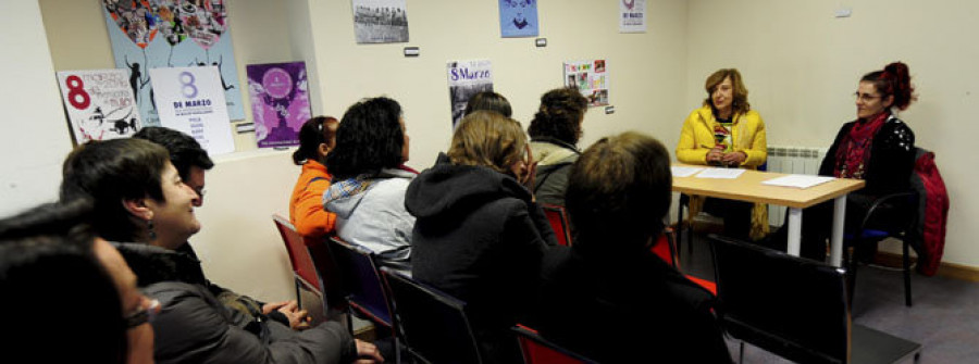 La Casa da Muller acoge esta tarde un recital de poesía que cierra la programación del mes de marzo