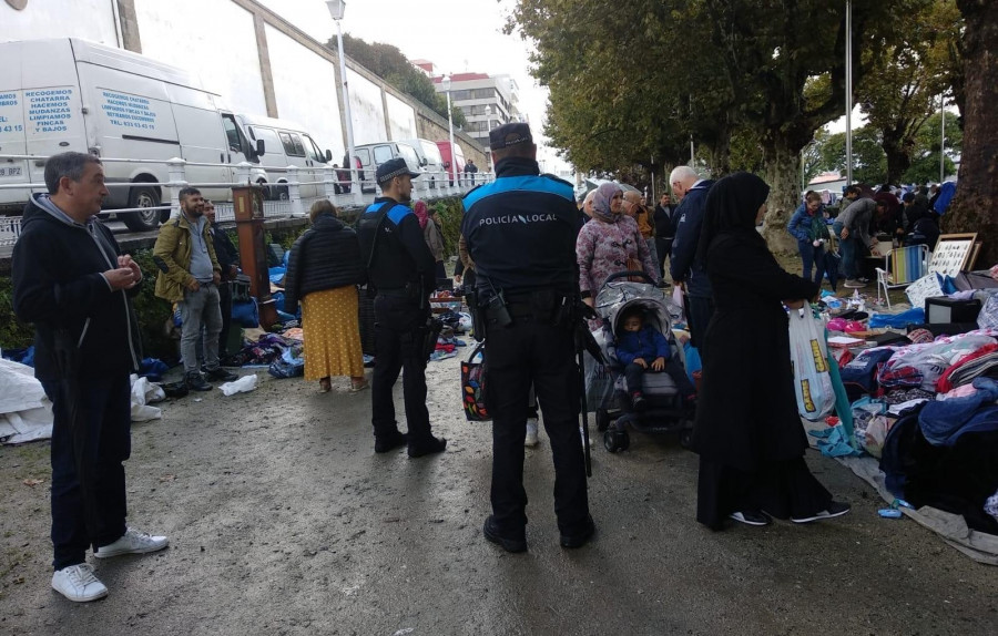 La Policía Local organiza un dispositivo para evitar los puestos ilegales en la feria