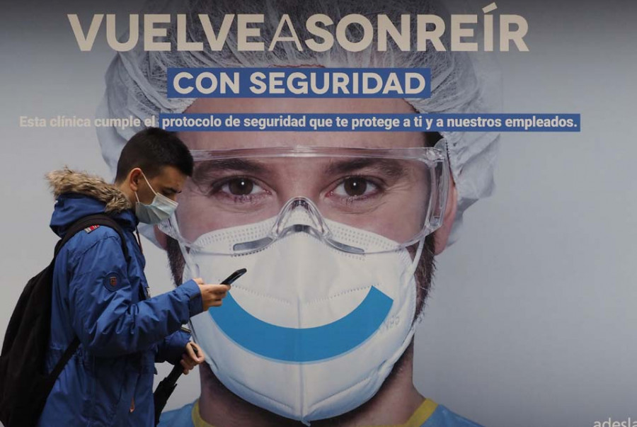 Ferrolterra retoma la senda descendente en contagios aunque la presión en el hospital no baja
