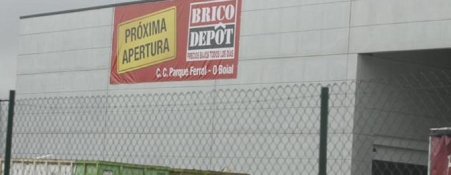 Brico Depot anuncia desde ayer su próxima apertura en el parque de O Boial