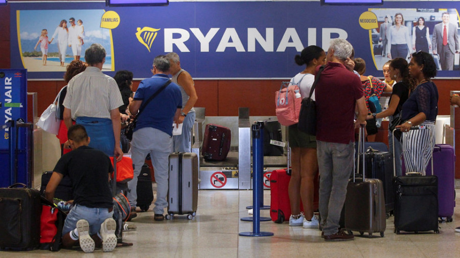 Un fallo en el espacio aéreo francés complica el primer paro de Ryanair