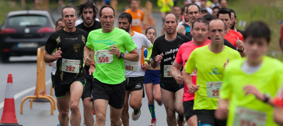 Cerca de un millar de “runners” se citaron en la carrera de San Sadurniño