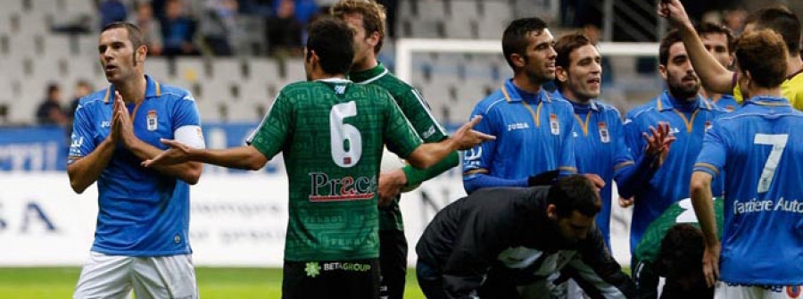 Los 45 minutos que faltan del partido de Oviedo se jugarán a puerta cerrada