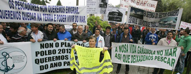 Las cofradías coruñesas protestan contra el plan del pulpo de la Xunta