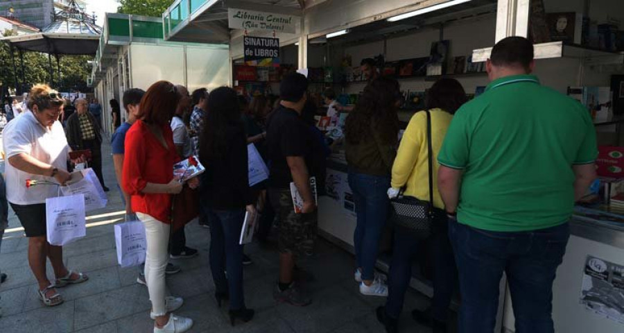 Ferrol cítase por vez primeira desde hoxe e ata maio coa Feira do Libro Antigo e de Ocasión