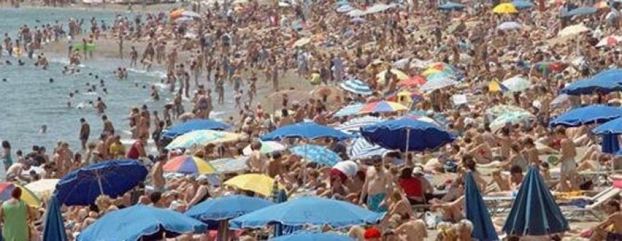 España recibe a 36,3 millones de turistas hasta julio, un 7 por ciento más