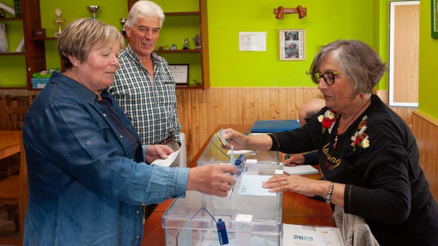 Los concellos sin mayorías absolutas afrontan las negociaciones para las investiduras