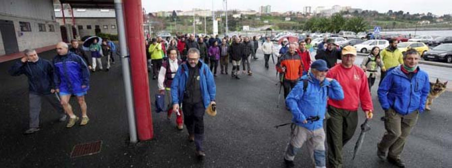 Más de 70 personas se sumaron a la marcha de  diez kilómetros del 1 de enero del Club Montaña
