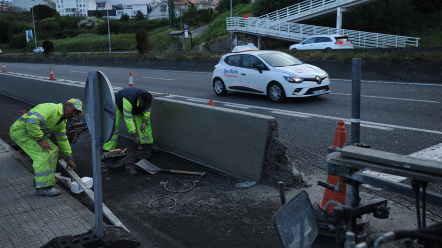 Fomento obliga al Gobierno local a colocar una barrera en el carril bici