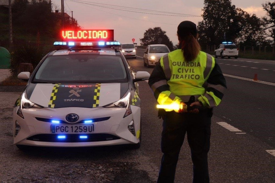 Interceptan a un vecino de Ferrol que circulaba ebrio por la AP-9 tras ser obligado a detenerse por otra conductora