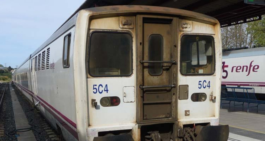El servicio de Renfe de cercanías continúa su deterioro, con retrasos y sin trenes