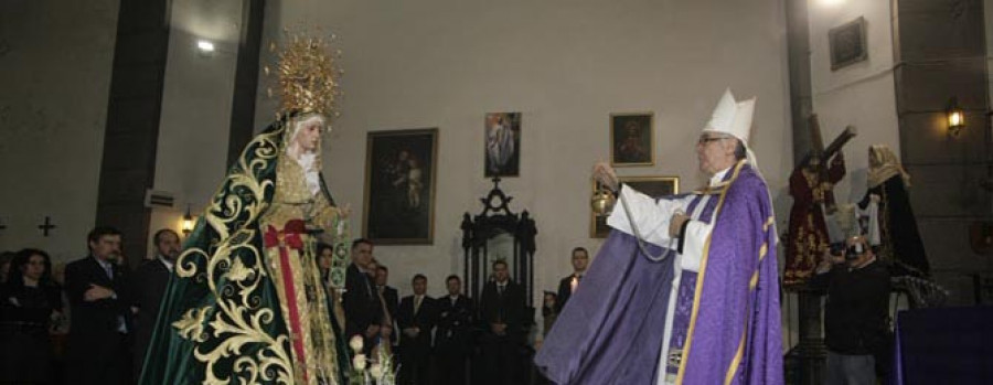 La Cofradía de Dolores presentó ayer su nuevo paso de la Virgen de la Esperanza