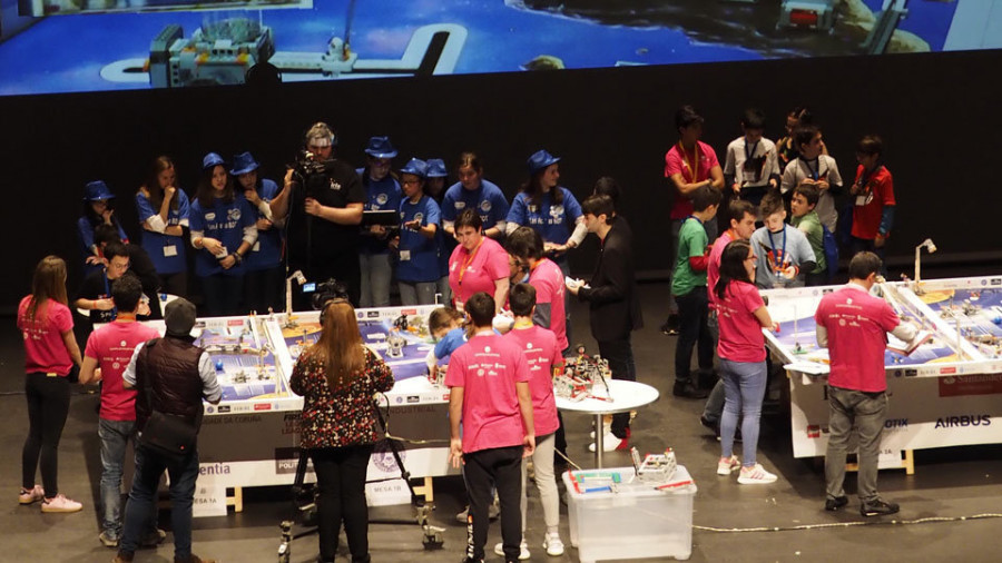 El equipo Emotional Tricks, de A Xunqueira, estará en la final nacional de la First Lego League