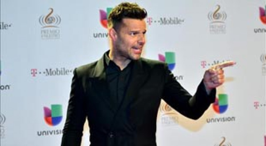 Ricky Martin anuncia un nuevo disco de éxitos y un DVD de vídeos musicaleS