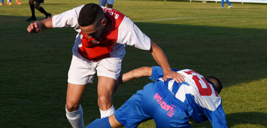 O Val, primer finalista del Concello de Narón tras golear al Estrella