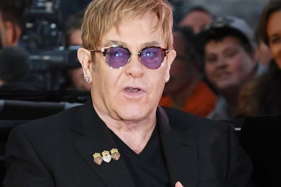 Elton John publicará en noviembre la colección de éxitos “Diamonds”