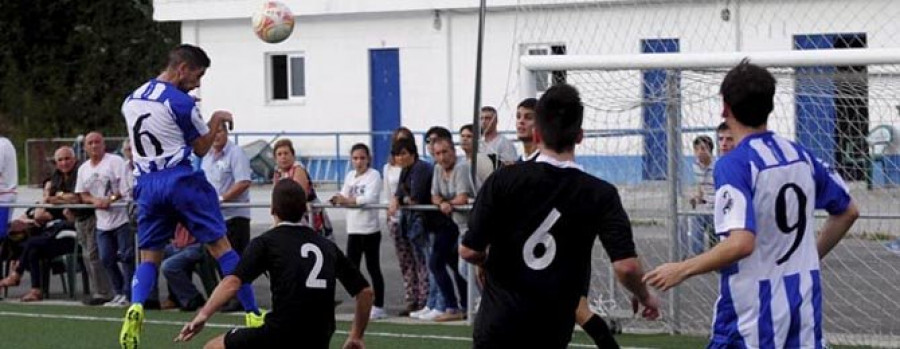 El Carral remontó en Pontedeume para quedarse con  los tres puntos