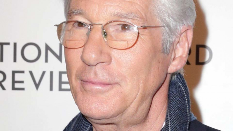 Richard Gere y Alejandra Silva se convierten en padres de un niño