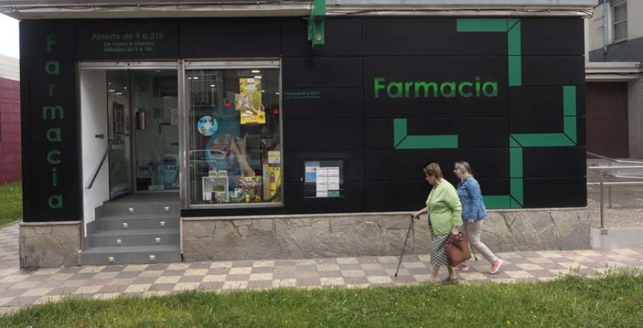 Dos encapuchados roban en mitad de la noche una farmacia de Caranza