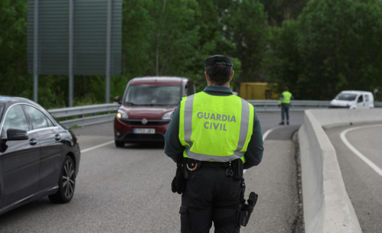 Muere un guardia civil y otros dos resultan heridos en un accidente durante un control en Asturias