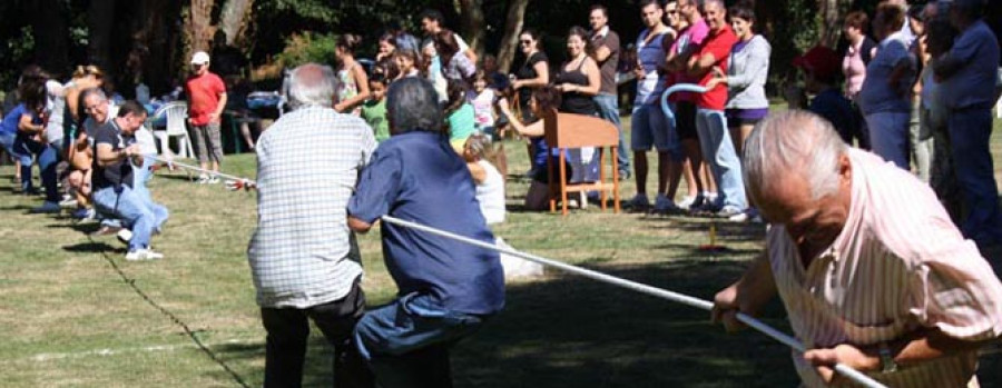 ORTIGUEIRA - Medio millar de personas se citaron en la VI Xira do Veciño