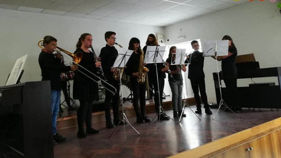 A Escola de Música ortegana propón aos veciños da vila un curso de iniciación musical