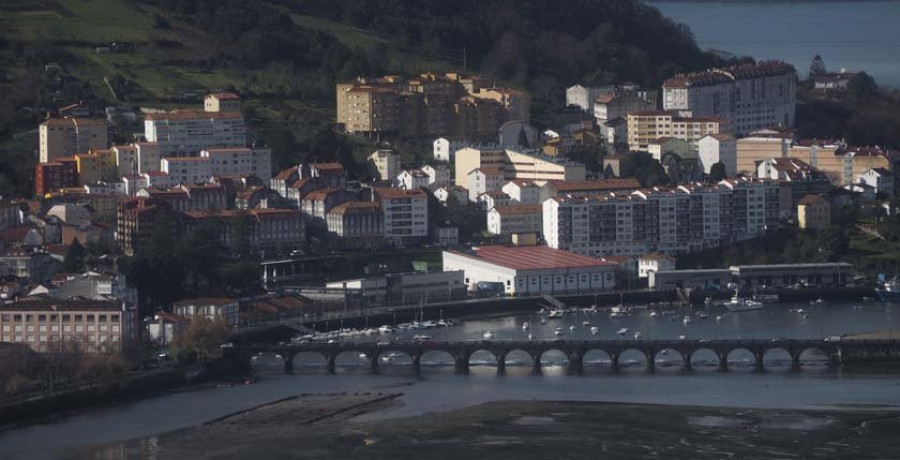 Pontedeume recupera al pasado con el tradicional feirón medieval