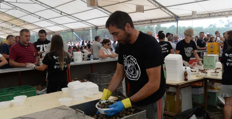 Cedeira despide la tradicional Festa do Percebe con una magnífica afluencia vecinal