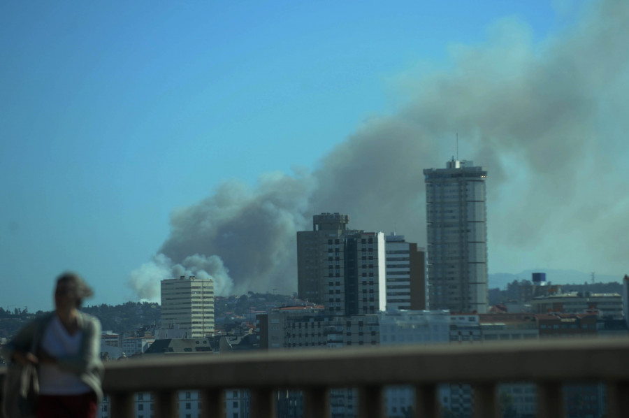 Activo un incendio forestal en Culleredo