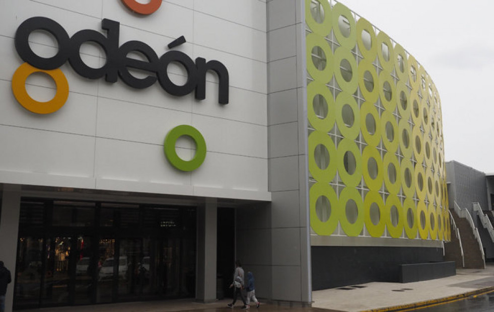 Odeón regala bolsas de playa con vales sorpresa para gastar en ocio y hostelería