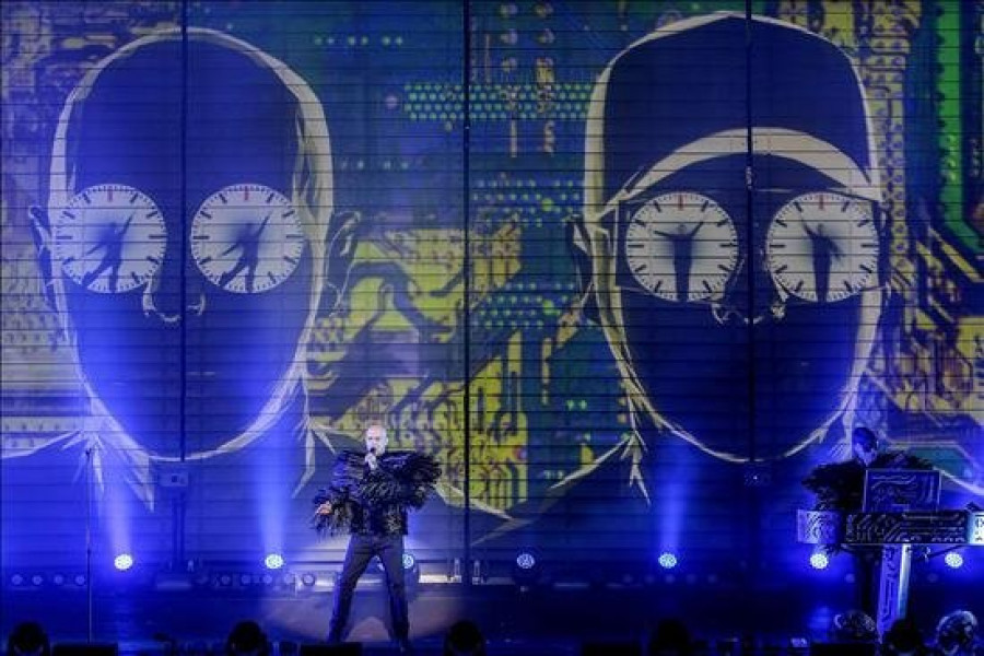 Pet Shop Boys da una lección en Cap Roig sobre el origen de la electrónica