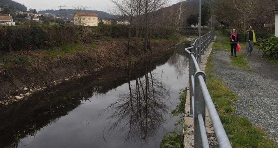 Verdegaia denuncia la alteración del lecho y los márgenes del río Basteiro tras la última limpieza