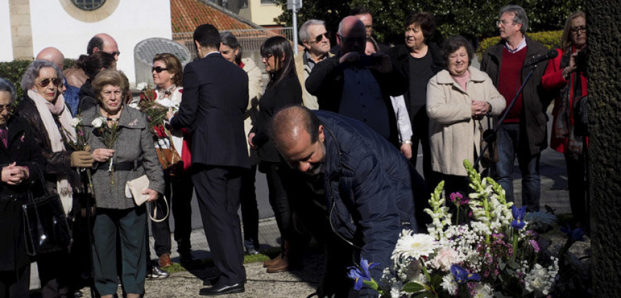 Ferrol rinde tributo con una ofrenda a Concepción Arenal