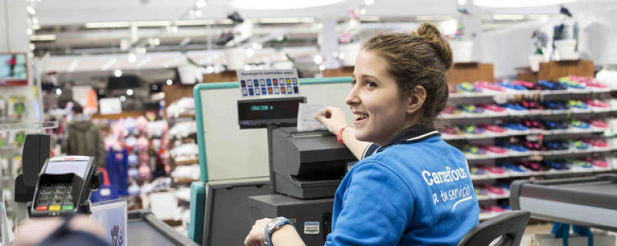 Carrefour contrata a más de  170 personas en Galicia para trabajar en la campaña de verano