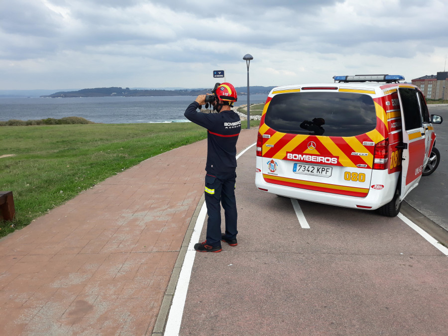 Rescatan a un monitor de buceo y su alumno en la costa de A Coruña