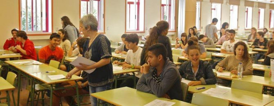 Un total de 127 alumnos iniciaron ayer la Selectividad en el campus