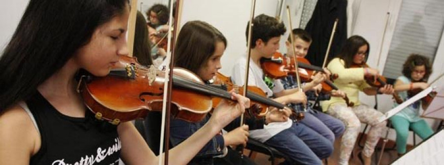 Charamela, la cantera de músicos de Pontedeume, cumple sus bodas de plata