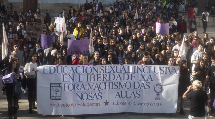 O colectivo estudiantil esixe a implantación dunha materia de educación sexual inclusiva