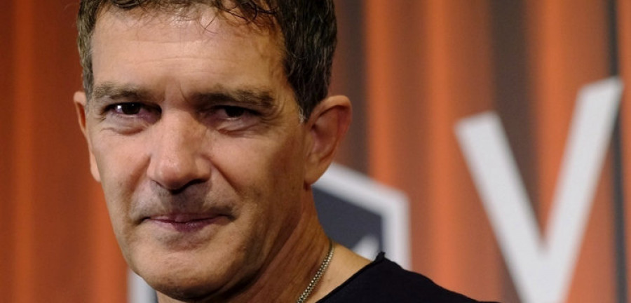 Antonio Banderas hace “vida normal” tras sus problemas de salud